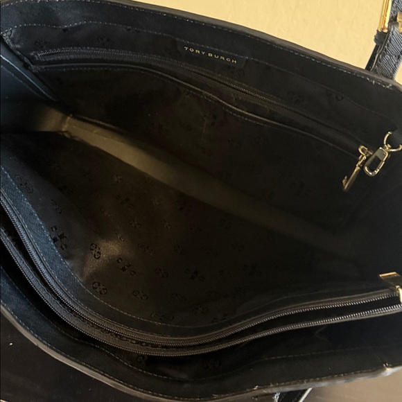 Tory Burch York Buckle Large Tote Black Saffiano Leather Like New - Picture 14 of 17